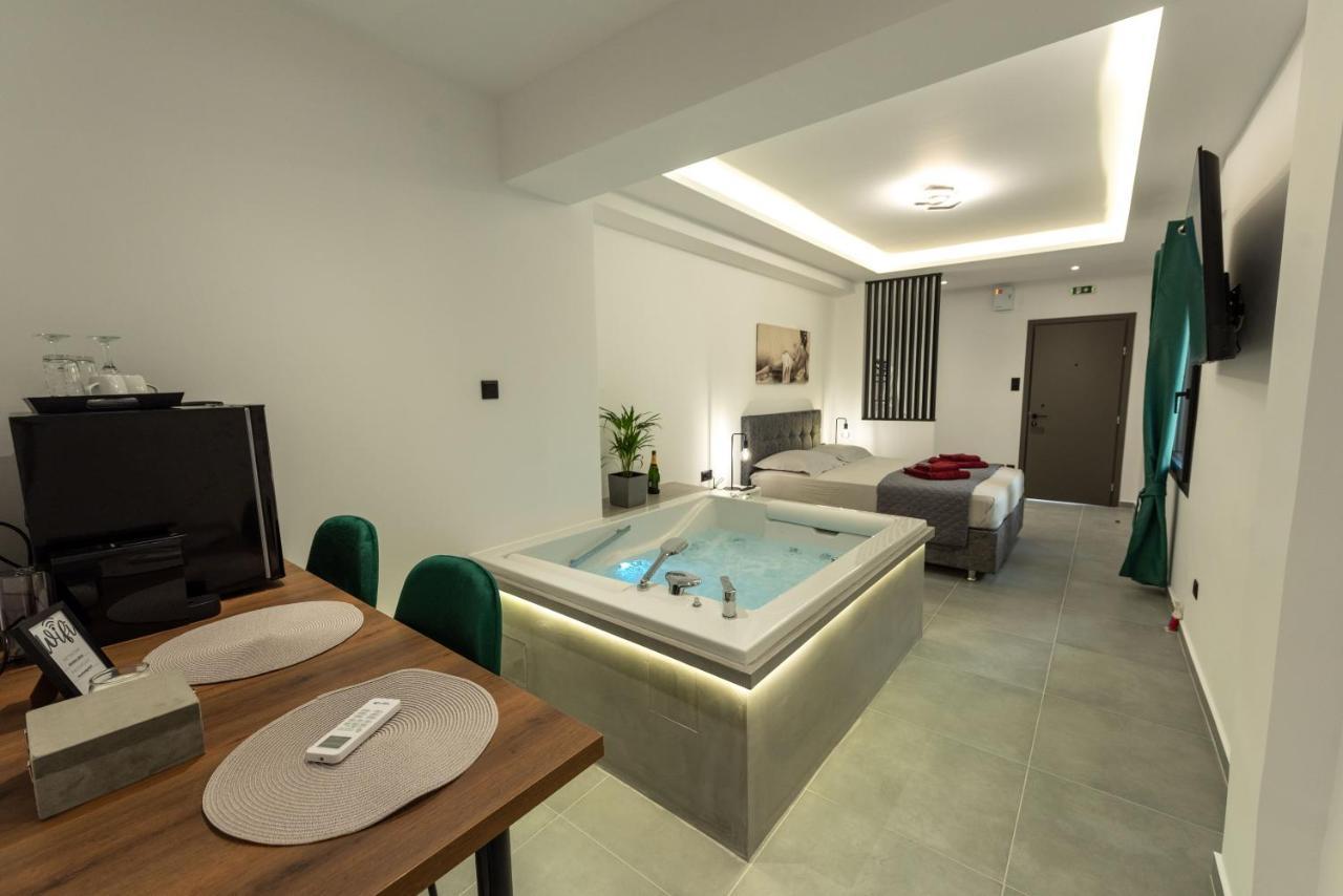 לריסה Frourio Lodge Α1 מראה חיצוני תמונה
